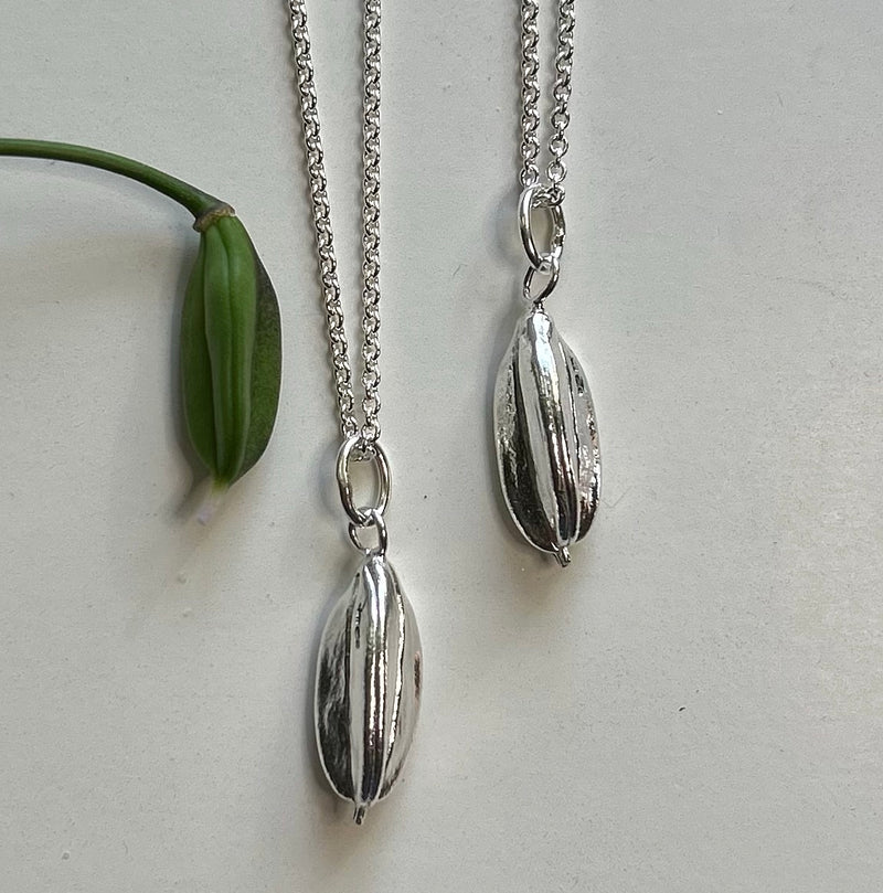 Agapanthus Pendant with chain